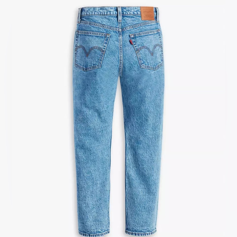 LEVI WEDGIE Vintage Jean. Size 31. Medium Wash